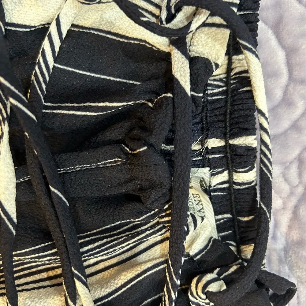 Green Envelope black/white striped pants. Size Large.